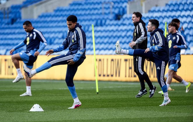 Northern Ireland Squad Training, Cardiff City Stadium, Wales 30 3 2026 Shea Charles and Paul Smyth Shea Charles and Paul Smyth 30 3 2026  Copyright: x INPHO Presseye WilliamxCherryx N Ireland Training_030