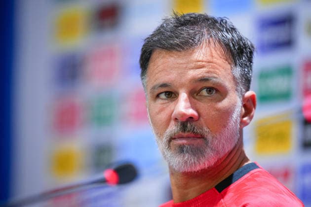 March 30, 2026, Bangkok, Thailand: Anthony Hudson, head coach of Thailand seen during the pre-match press conference, PK, Pressekonferenz at Rajamangala Stadium. Bangkok Thailand - ZUMAs197 20260330_aaa_s197_271 Copyright: xAmpholxThongmueangluangx