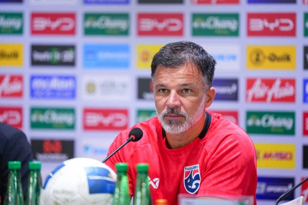 March 30, 2026, Bangkok, Thailand: Anthony Hudson, head coach of Thailand seen during the pre-match press conference, PK, Pressekonferenz at Rajamangala Stadium. Thailand And Turkmenistan Press Conference In Bangkok, Thailand - 30 Mar 2026  - ZUMAs197 20260330_aaa_s197_277 Copyright: xAmpholxThongmueangluangx