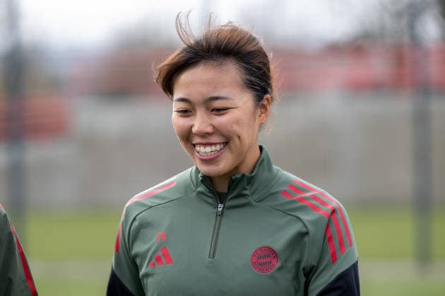 Momoko Tanikawa 18 FC Bayern Muenchen with a smile on her face, FC Bayern Women final training before the UEFA Champions League match, quarter-final second leg against Manchester United, season 2025 2026 31 03 2026 DFB regulations prohibit any use of photographs as image sequences and or quasi video Muenchen Bayern Germany Copyright: xkolbert-press UlrichxGamelx