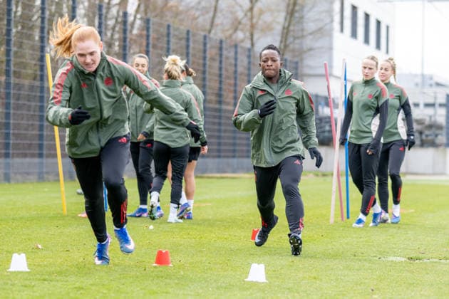Bernadette Amani 15 FC Bayern Muenchen , FC Bayern Women Final training before the UEFA Champions League match, quarter-final second leg against Manchester United, season 2025 2026 31 03 2026 DFB regulations prohibit any use of photographs as image sequences and or quasi video Muenchen Bayern Germany Copyright: xkolbert-press UlrichxGamelx