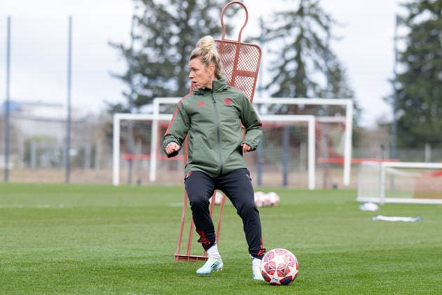 Linda Dallmann 10 FC Bayern Muenchen , FC Bayern Women Final training before the UEFA Champions League match, quarter-final second leg against Manchester United, season 2025 2026 31 03 2026 DFB regulations prohibit any use of photographs as image sequences and or quasi video Muenchen Bayern Germany Copyright: xkolbert-press UlrichxGamelx