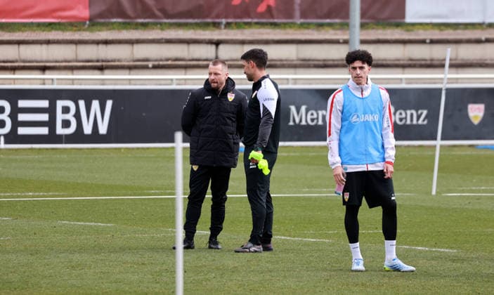 31 03 26 VfB Stuttgart Training Germany, Stuttgart, 31 03 2026, Football, Bundesliga, Season 2025 2026, VfB Stuttgart, Training v l Patrick Ebert Co Coach Hertha BSC Berlin , Malik Fatih Co Coach
