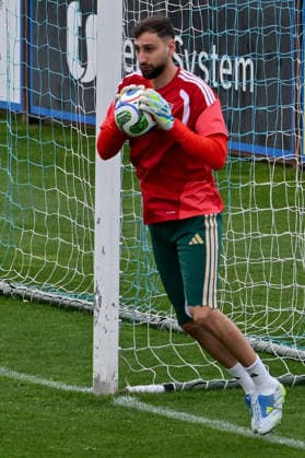 Italian player Gianlugi Donnarumma during Italy training session, FIFA World Cup, WM, Weltmeisterschaft, Fussball match in Florence, Italy, March 30 2026  Copyright: xLisaxGuglielmi IPAxSportx xipa-agency.netx xx IPA_73668200 IPA_Agency_IPA73668200