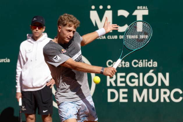 Carlos Alcaraz holds training session in Murcia Spanish tennis player Martin Landaluce in action during a training session with Carlos Alcaraz held at Murcia Royal Tennis Club 1919 in Murcia, Spain on 31 March 2026. Murcia Spain  Copyright: xMARCIALxGUILLENx