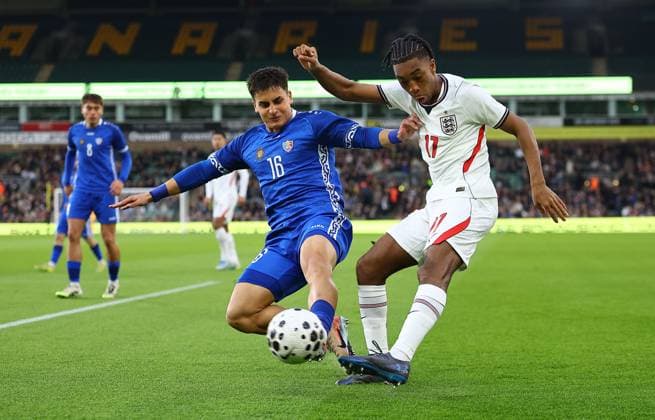 Sam Amo-Ameyaw of England U21, U 21 s and David Sirbu of Moldova u21 s England U21 v Moldova U21, UEFA U21 Championship Qualifiers, Group D, Football, Carrow Road, Norwich, UK - 31 Mar 2026Norwich Carrow Road United Kingdom EDITORIAL USE ONLY No use with unauthorised audio, video, data, fixture lists, club league logos or live services. Online in-match use limited to 120 images, no video emulation. No use in betting, games or single club league player publications. Copyright: xMichaelxZemanek Shutterstockx 16808980h