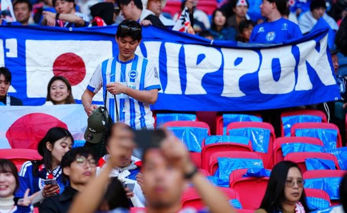 A Japan fan wearing a Brighton shirt in honour of Kaoru Mitoma England v Japan, International Football, Friendly, Football, Wembley Stadium, London, UK - 31 Mar 2026London Wembley Stadium United Kingdom EDITORIAL USE ONLY No use with unauthorised audio, video, data, fixture lists, club league logos or live services. Online in-match use limited to 120 images, no video emulation. No use in betting, games or single club league player publications. Copyright: xJavierxGarcia Shutterstockx 16808984b