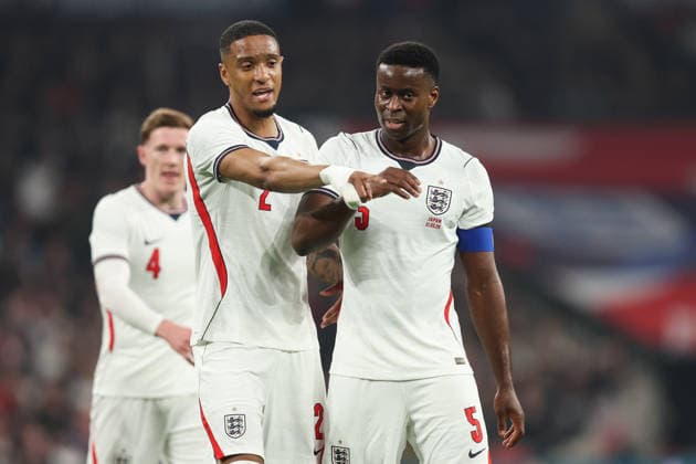 England gegen Japan 31. März 2026, London Internationales Freundschaftsspiel Fußball England gegen Japan Ezri Konsa aus England und Marc Guehi aus England Foto Charlotte Wilson Abseits London UK  Copyright: xCharlottexWilsonx xOffsidexOffside