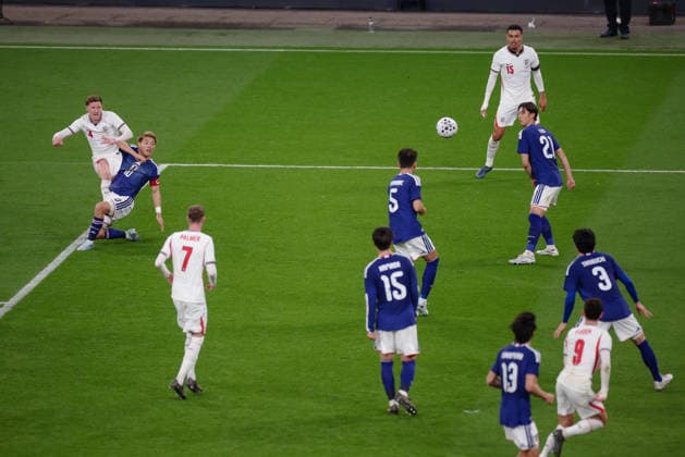 International Friendly, Länderspiel, Nationalmannschaft England v Japan Wembley Stadium 31.03.2026 24.03.2025 Elliot Anderson of England shot under pressure from Ritsu Doan (c) of Japan International Friendly England v Japan Wembley Stadium 31.03.2026 Photograph By Marc Aspland The Times  Copyright: xMarcxAsplandx NINTCHDBPICT001070701334