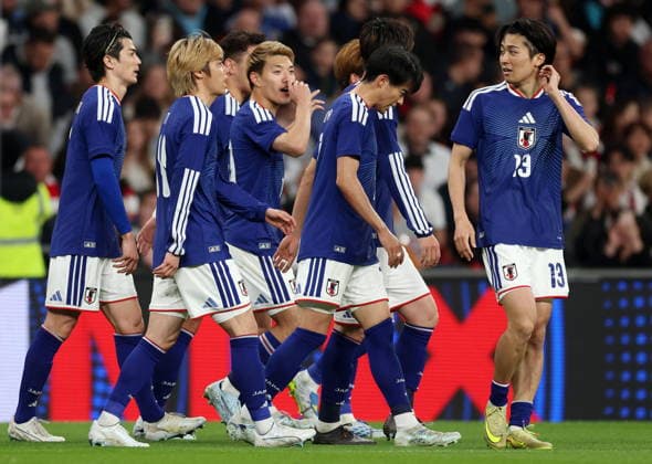 Soccer International Friendly, Länderspiel, Nationalmannschaft - England v Japan Japanese players celebrate after team mate Kaoru Mitoma scored the 1-0 lead during the international friendly match between England and Japan at Wembley Stadium in London, Great Britain, 31 March 2026. London United Kingdom  Copyright: xANDYxRAINx