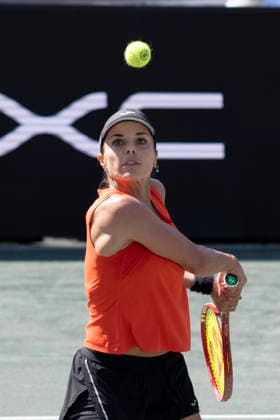 April 1, 2026: Viktoriya Tomova (BUL) loses to Anna Kalinskaya (RUS) 6-2, 6-4, at the Credit One Charleston Open being played at Credit One Staduim in Charleston, South Carolina, {USA} Ã‚ Tennisclix Charleston USA - ZUMAc04_ 20260401_zma_c04_007 Copyright: xLesliexBillmanx