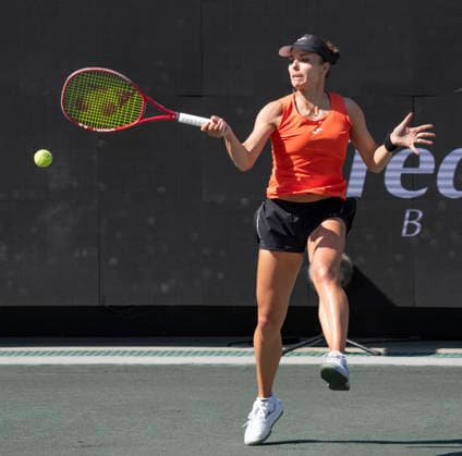 April 1, 2026: Viktoriya Tomova (BUL) loses to Anna Kalinskaya (RUS) 6-2, 6-4, at the Credit One Charleston Open being played at Credit One Staduim in Charleston, South Carolina, {USA} Ã‚ Tennisclix Charleston USA - ZUMAc04_ 20260401_zma_c04_009 Copyright: xLesliexBillmanx
