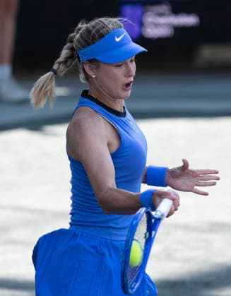 April 1, 2026: Viktoriya Tomova (BUL) loses to Anna Kalinskaya (RUS) 6-2, 6-4, at the Credit One Charleston Open being played at Credit One Staduim in Charleston, South Carolina, {USA} Ã‚ Tennisclix Charleston USA - ZUMAc04_ 20260401_zma_c04_010 Copyright: xLesliexBillmanx