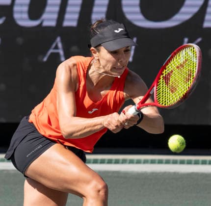 April 1, 2026: Viktoriya Tomova (BUL) loses to Anna Kalinskaya (RUS) 6-2, 6-4, at the Credit One Charleston Open being played at Credit One Staduim in Charleston, South Carolina, {USA} Ã‚ Tennisclix Charleston USA - ZUMAc04_ 20260401_zma_c04_011 Copyright: xLesliexBillmanx