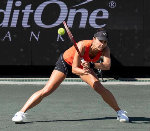 April 1, 2026: Viktoriya Tomova (BUL) loses to Anna Kalinskaya (RUS) 6-2, 6-4, at the Credit One Charleston Open being played at Credit One Staduim in Charleston, South Carolina, {USA} Ã‚ Tennisclix Charleston USA - ZUMAc04_ 20260401_zma_c04_013 Copyright: xLesliexBillmanx
