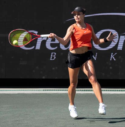 April 1, 2026: Viktoriya Tomova (BUL) loses to Anna Kalinskaya (RUS) 6-2, 6-4, at the Credit One Charleston Open being played at Credit One Staduim in Charleston, South Carolina, {USA} Ã‚ Tennisclix Charleston USA - ZUMAc04_ 20260401_zma_c04_016 Copyright: xLesliexBillmanx