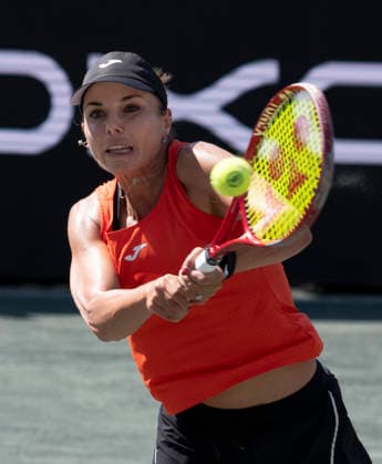 April 1, 2026: Viktoriya Tomova (BUL) loses to Anna Kalinskaya (RUS) 6-2, 6-4, at the Credit One Charleston Open being played at Credit One Staduim in Charleston, South Carolina, {USA} Ã‚ Tennisclix Charleston USA - ZUMAc04_ 20260401_zma_c04_018 Copyright: xLesliexBillmanx