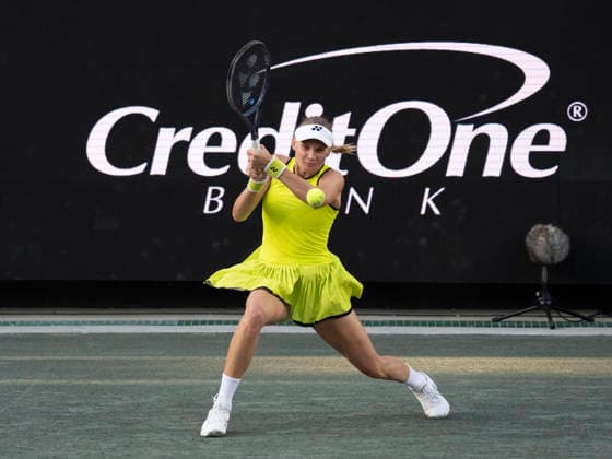 April 1, 2026: Dayana Yastremska (UKR) loses to Belinda Bencic (SUI) 6-2, 6-7, 6-3, at the Credit One Charleston Open being played at Credit One Staduim in Charleston, South Carolina, {USA} Ã‚ Tennisclix Charleston USA - ZUMAc04_ 20260401_zma_c04_027 Copyright: xLesliexBillmanx
