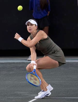 April 1, 2026: Dayana Yastremska (UKR) loses to Belinda Bencic (SUI) 6-2, 6-7, 6-3, at the Credit One Charleston Open being played at Credit One Staduim in Charleston, South Carolina, {USA} Tennisclix Charleston USA - ZUMAc04_ 20260401_zma_c04_028 Copyright: xLesliexBillmanx