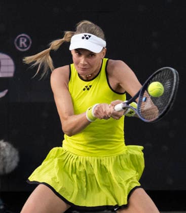 April 1, 2026: Dayana Yastremska (UKR) loses to Belinda Bencic (SUI) 6-2, 6-7, 6-3, at the Credit One Charleston Open being played at Credit One Staduim in Charleston, South Carolina, {USA} Ã‚ Tennisclix Charleston USA - ZUMAc04_ 20260401_zma_c04_031 Copyright: xLesliexBillmanx