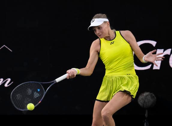 April 1, 2026: Dayana Yastremska (UKR) loses to Belinda Bencic (SUI) 6-2, 6-7, 6-3, at the Credit One Charleston Open being played at Credit One Staduim in Charleston, South Carolina, {USA} Ã‚ Tennisclix Charleston USA - ZUMAc04_ 20260401_zma_c04_039 Copyright: xLesliexBillmanx