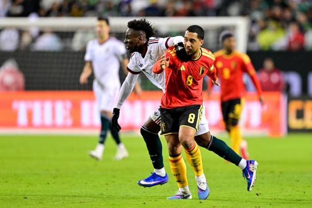 Fußball, Länderspiel, Mexiko - Belgien Mexico s Julian Quinones and Belgium s Youri Tielemans pictured during a friendly soccer game between the Mexican national team, Nationalteam and Belgian national soccer team Red Devils in Chicago, on Wednesday 01 April 2026, in preparation for the 2026 World Cup. DIRKxWAEM  x169477313x