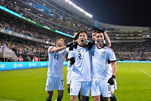 Fußball, Länderspiel, Mexiko - Belgien Soccer International Friendly, Länderspiel, Nationalmannschaft - Mexico vs Belgium Jorge Sanchez (C) of Mexico celebrates with his team after scoring the opening goal during the international friendly soccer match between Mexico and Belgium at Soldier Field in Chicago, Illinois, USA, 31 March 2026. Chicago Illinois United States  Copyright: xVICTORxHILITSKIx