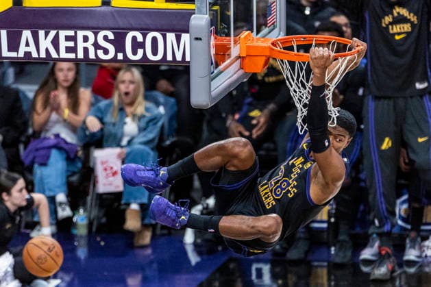 March 31, 2026, Los Angeles, California, United States: Los Angeles Lakers™ Rui Hachimura (28) dunks against the Cleveland Cavaliers during an NBA, Basketball Herren, USA basketball game at Crypto.com Arena on Tuesday, March 31, 2026 in Los Angeles. NBA 2026: Lakers 127:113 Cavaliers  - ZUMAs197 20260331_aaa_s197_346 Copyright: xRingoxChiux