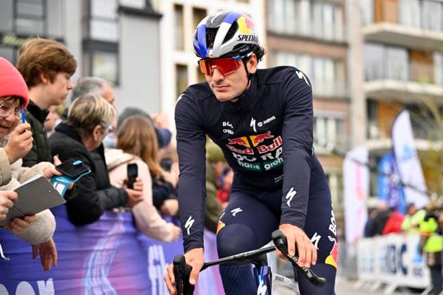 Dwars door Vlaanderen 2026 Cycling Race WAREGEM, BELGIUM - APRIL 01 : Van Dijke Mick (NED) of Red Bull - BORA - hansgrohe during the 80th edition of Dwars door Vlaanderen an UCI World Tour 1.UWT one day cycling road race for Men Elite of 184 km with start in Roeselare and finish in Waregem on April 1, 2026 in Waregem, Belgium, 01 04 2026 ( Motordriver Kenny Verfaillie - Waregem Belgium  Copyright: xTomasxSiskx
