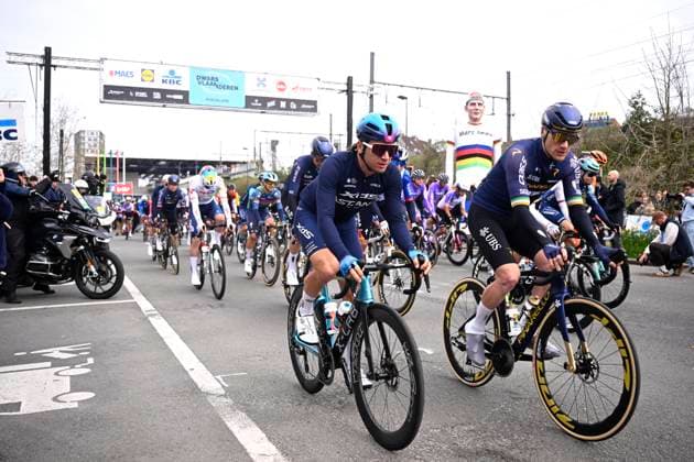 Dwars door Vlaanderen 2026 Cycling Race WAREGEM, BELGIUM - APRIL 01 : Bennett Sam (IRL) of Pinarello Q36.5 Pro Cycling Team and a rider of team XDS Astana Team during the 80th edition of Dwars door Vlaanderen an UCI World Tour 1.UWT one day cycling road race for Men Elite of 184 km with start in Roeselare and finish in Waregem on April 1, 2026 in Waregem, Belgium, 01 04 2026 ( Motordriver Kenny Verfaillie - Waregem Belgium  Copyright: xTomasxSiskx