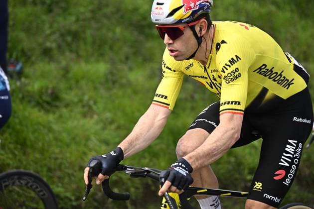 Belgian Wout van Aert of Team Visma-Lease a Bike pictured in action during the men elite race of the Dwars Door Vlaanderen cycling event, 184,6km from Roeselare to Waregem, Wednesday 01 April 2026. JASPERxJACOBS  x169497896x