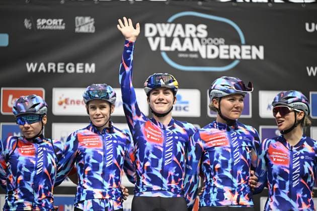 British Zoe Backstedt of CANYON SRAM Zondacrypto (C) pictured at the start of the women elite race of the Dwars Door Vlaanderen cycling event, 128,9km from Roeselare to Waregem, Wednesday 01 April 2026. TOM GOYVAERTS TomxGoyvaerts  x169498235x