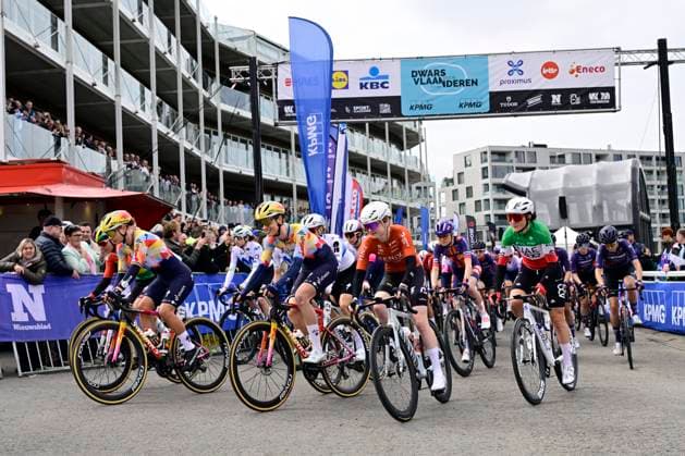 Dwars door Vlaanderen Women 2026 Cycling Race WAREGEM, BELGIUM - APRIL 01 : Pieterse Puck (NED) of Fenix-Premier Tech during the 80th edition of Dwars door Vlaanderen Women an UCI Women s World Tour 1.WWT one day cycling road race for Men Elite of 128 km with start in Waregem and finish in Waregem on April 1, 2026 in Waregem, Belgium, 01 04 2026 ( Motordriver Serge Seynaeve - Waregem Belgium  Copyright: xJanxDexMeuleneirx