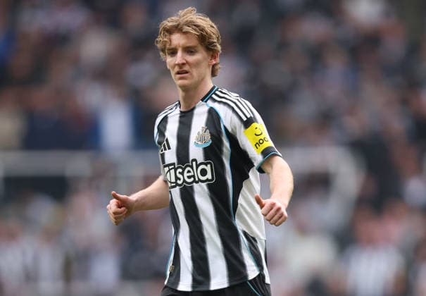 Newcastle United v Sunderland - Premier League Anthony Gordon of Newcastle United in action during the Premier League match between Newcastle United and Sunderland at St James Park on March 22, 2026 in Newcastle upon Tyne, England. WARNING! This Photograph May Only Be Used For Newspaper And Or Magazine Editorial Purposes. May Not Be Used For Publications Involving 1 player, 1 Club Or 1 Competition Without Written Authorisation From Football DataCo Ltd. For Any Queries, Please Contact Football DataCo Ltd on +44 (0) 207 864 9121 Newcastle upon Tyne St. James Park England United Kingdom Copyright: xAllstarxPicturexLibraryxLtdx