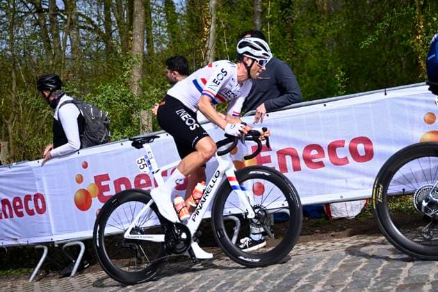 Dwars door Vlaanderen 2026 Cycling Race WAREGEM, BELGIUM - APRIL 01 : Watson Samuel (GBR) of INEOS Grenadiers during the 80th edition of Dwars door Vlaanderen an UCI World Tour 1.UWT one day cycling road race for Men Elite of 184 km with start in Roeselare and finish in Waregem on April 1, 2026 in Waregem, Belgium, 01 04 2026 ( Motordriver Kenny Verfaillie - Waregem Belgium  Copyright: xTomasxSiskx