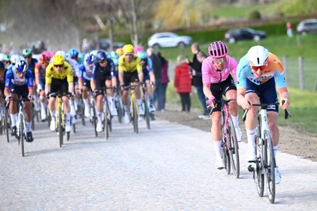 Dwars door Vlaanderen 2026 Cycling Race WAREGEM, BELGIUM - APRIL 01 : rider of team EF Education-EasyPost during the 80th edition of Dwars door Vlaanderen an UCI World Tour 1.UWT one day cycling road race for Men Elite of 184 km with start in Roeselare and finish in Waregem on April 1, 2026 in Waregem, Belgium, 01 04 2026 ( Motordriver Kenny Verfaillie - Waregem Belgium  Copyright: xTomasxSiskx