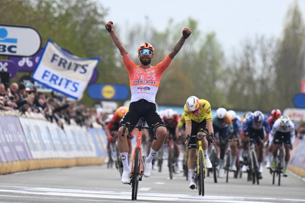01-04-2026 Dwars Door Vlaanderen; 2026, Ineos Grenadiers; 2026, Visma - Lease A Bike; Ganna, Filippo; Van Aert, Wout; Waregem; 