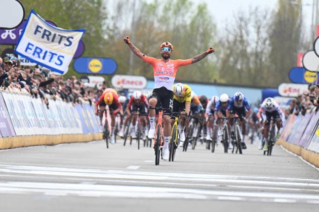 01-04-2026 Dwars Door Vlaanderen; 2026, Ineos Grenadiers; Ganna, Filippo; Waregem; 