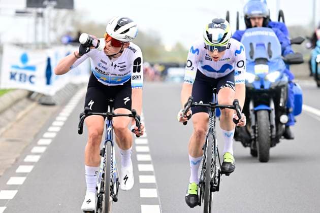 Dwars door Vlaanderen Women 2026 Cycling Race WAREGEM, BELGIUM - APRIL 01 : Vollering Demi (NED) of FDJ United - SUEZ and Reusser Marlen (SUI) of Movistar Team during the 80th edition of Dwars door Vlaanderen Women an UCI Women s World Tour 1.WWT one day cycling road race for Men Elite of 128 km with start in Waregem and finish in Waregem on April 1, 2026 in Waregem, Belgium, 01 04 2026 ( Motordriver Serge Seynaeve - Waregem Belgium  Copyright: xJanxDexMeuleneirx