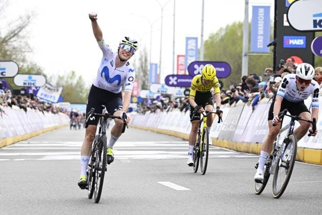 Swiss Marlen Reusser of Movistar Team celebrates after winning the women elite race of the Dwars Door Vlaanderen cycling event, 128,9km from Roeselare to Waregem, Wednesday 01 April 2026. TOM GOYVAERTS TomxGoyvaerts  x169521288x