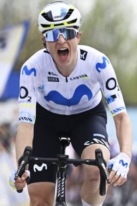 Swiss Marlen Reusser of Movistar Team celebrates after winning the women elite race of the Dwars Door Vlaanderen cycling event, 128,9km from Roeselare to Waregem, Wednesday 01 April 2026. TOM GOYVAERTS TomxGoyvaerts  x169522282x