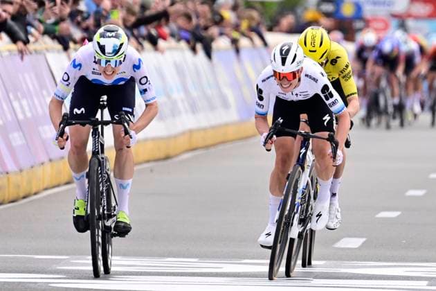 Dwars door Vlaanderen Women 2026 Cycling Race WAREGEM, BELGIUM - APRIL 01 : Reusser Marlen (SUI) of Movistar Team wins the sprint, second place for Vollering Demi (NED) of FDJ United - SUEZ, third place for Nooijen Lieke (NED) of Team Visma Lease a Bike during the 80th edition of Dwars door Vlaanderen Women an UCI Women s World Tour 1.WWT one day cycling road race for Men Elite of 128 km with start in Waregem and finish in Waregem on April 1, 2026 in Waregem, Belgium, 01 04 2026 ( Motordriver Serge Seynaeve - Waregem Belgium  Copyright: xJanxDexMeuleneirx