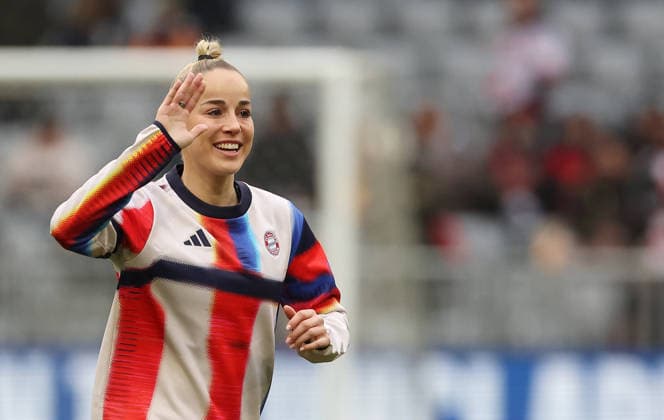 Giulia Gwinn , FC Bayern München Manchester United, ManU Frauen , Viertelfinale , Women Champions League , Fußball , in den Allianz Arena Stadion , in München , Bayern , Deutschland. April 01 , 2026 . Photo by: Davide Elias IPA Photo Pressefoto DENL Copyright: xDavidexEliasx