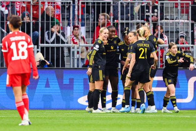 Team Manchester United goal for 0 1 in the match between FC Bayern Munich v Manchester United, Football, Women, UEFA Womens Champions League, 2025 2026, Matchday 8 Quarter Final on 01 04 2026 in Munich, Allianz Arena Bayern Germany
