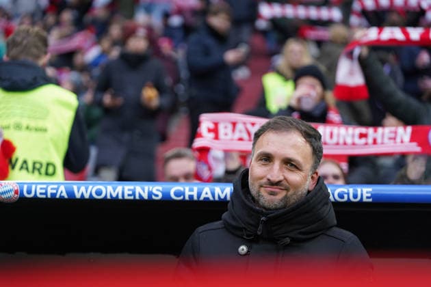 Jose Antonio Barcala Gracia coach Bayern at the UEFA Womens Champions League match FC Bayern Munich Manchester United on 01 04 2026 Munich Allianz Arena Bayern Germany