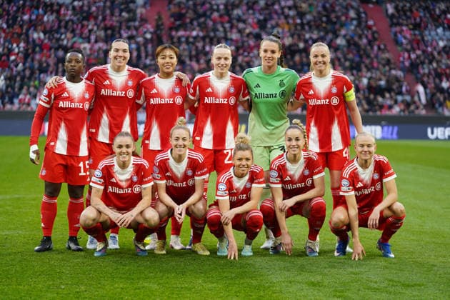 FC Bayern team photo h l Bernadette Amani 15 Bayern , Vanessa Gilles 2 Bayern , Momoko Tanikawa 18 Bayern , Franziska Kett 20 Bayern , Ena Mahmutovic 32 Bayern , Glodis Viggosdottir 4 FC Bayern v l Georgia Stanway 31 FC Bayern , Carolin Simon 30 FC Bayern , Linda Dallmann 10 FC Bayern , Giulia Gwinn 7 FC Bayern , Pernille Harder 21 Bayern at the UEFA Womens Champions League match FC Bayern Munich Manchester United on 01 04 2026 Munich Allianz Arena Bayern Germany