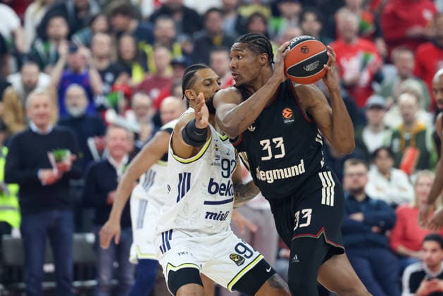 David McCormack FC Bayern Basketball, 33 with Khem Birch Fenerbahce Beko Istanbul, 92 , GER, FC Bayern Basketball vs Fenerbahce Beko Istanbul, Basketball, Euroleague, 35 Matchday, Season 2025 2026, 01 04 2026, GER, FC Bayern Basketball vs Fenerbahce Beko Istanbul, Basketball, Euroleague, 35 Matchday, Season 2025 2026, 01 04 2026 Munich Copyright: xEibner-Pressefoto JennixMaulx EP_JML