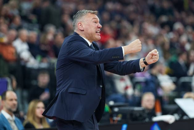 Saras Jasikevicius Fenerbahce Beko Istanbul, Head Coach gesticulates, Emotions, GER, FC Bayern Basketball vs Fenerbahce Beko Istanbul, Basketball, Euroleague, 35 Matchday, Season 2025 2026, 01 04 2026, GER, FC Bayern Basketball vs Fenerbahce Beko Istanbul, Basketball, Euroleague, 35 Matchday, Season 2025 2026, 01 04 2026 Munich Copyright: xEibner-Pressefoto JennixMaulx EP_JML