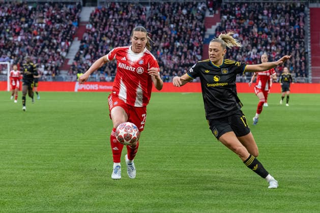 Fight for the ball duel between Vanessa Gilles FC Bayern Muenchen Women, 02 and Fridolina Rolfoe Manchester United WFC, 12 GER, FC Bayern Muenchen vs Manchester United W F C , Football, UEFA Womans Champions League, Quarter-final second leg, 2025 2026 season, 01 04 2026 GER, FC Bayern Muenchen vs Manchester United W F C , Football, UEFA Womans Champions League, Quarter-final second leg, 2025 2026 season, 01 04 2026 Muenchen Copyright: xEibner-Pressefoto HeikexFeinerx EP_HFR
