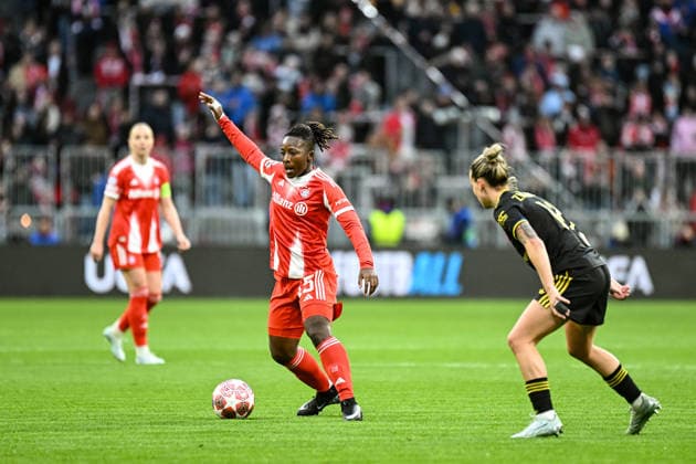 Soccer I Women I Season 2025 2026 I Champions League I Quarter-finals I FC Bayern Munich Manchester United I 01 04 2026 Bernadette Kakounan 15, FC Bayern Munich and Julia Zigiotti Olme 18, Manchester United Munich Allianz Arena Werner Heisenberg Allee 25 Bayern Germany Copyright: xLobeca InesxHähnelx